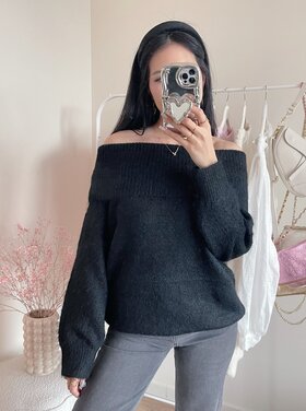 Lumi Off Shoulder Sweater / Black