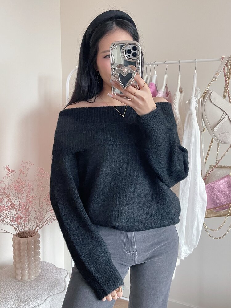 Lumi Off Shoulder Sweater / Black