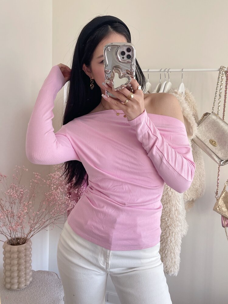 Reverie Off Shoulder Top / Pink