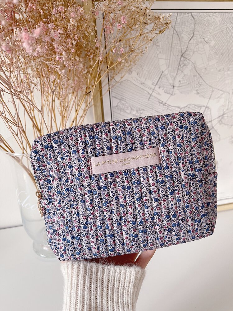 Marly Flower Toiletry Bag / Blue & Pink (Medium)