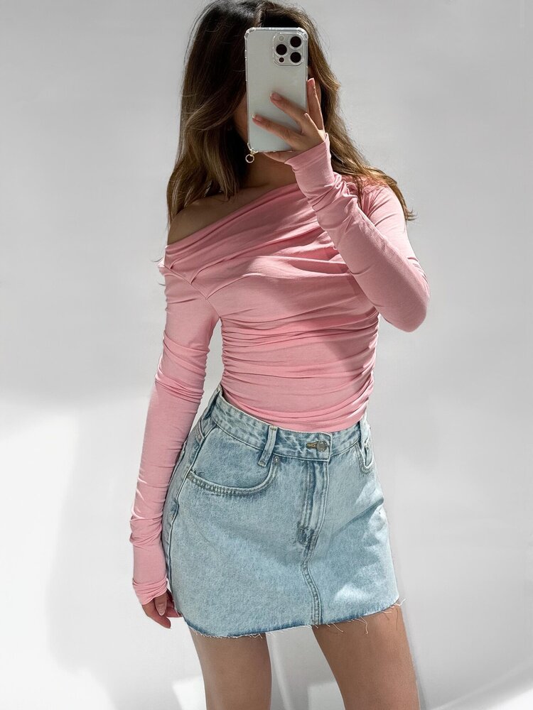 Maine Off Shoulder Top / Rose Pink