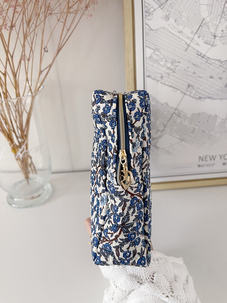 Marly Flower Toiletry Bag / Cream & Navy (Large)