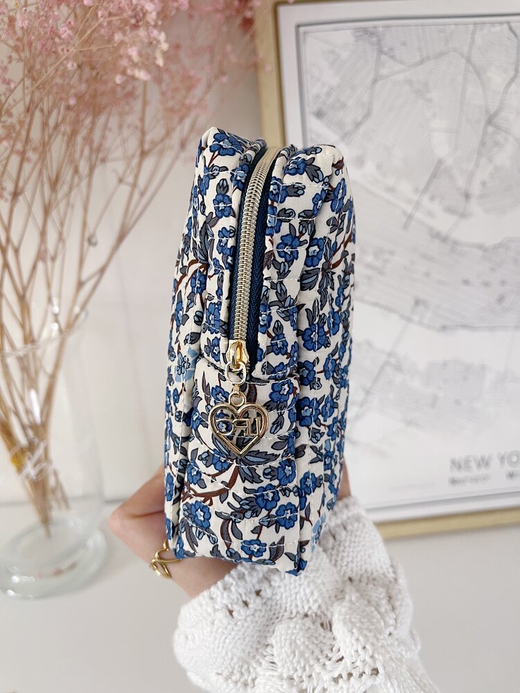 Marly Flower Toiletry Bag / Cream & Navy (Medium)