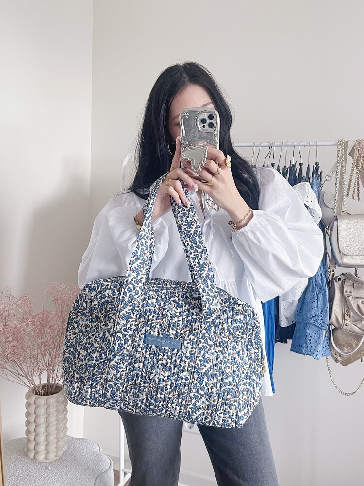 Acacia Flower Travel Bag / Cream & Navy