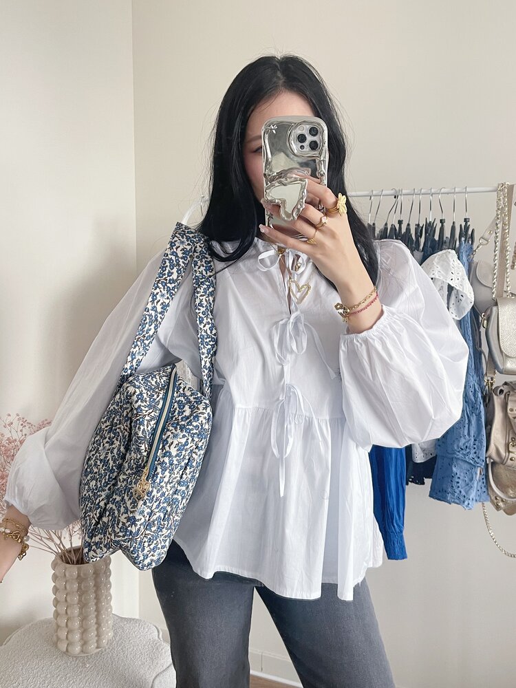 Acacia Flower Travel Bag / Cream & Navy