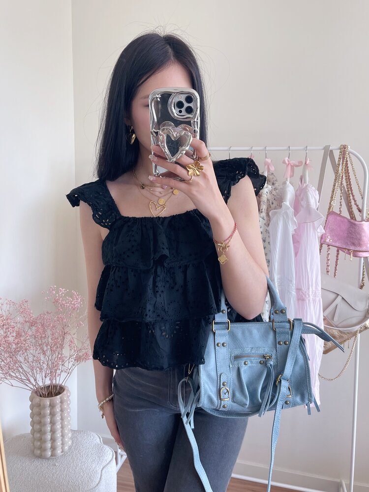 Sayori Embroidered Ruffle Top / Black