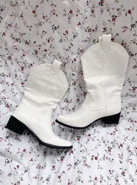 Isabelli Cowboy Boots / White