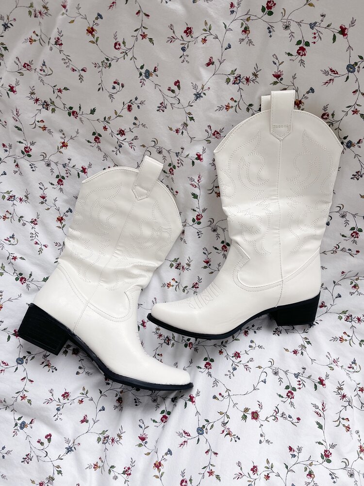 Isabelli Cowboy Boots / White