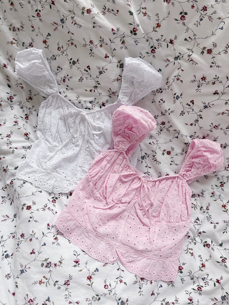 Suki Embroidered Top / White