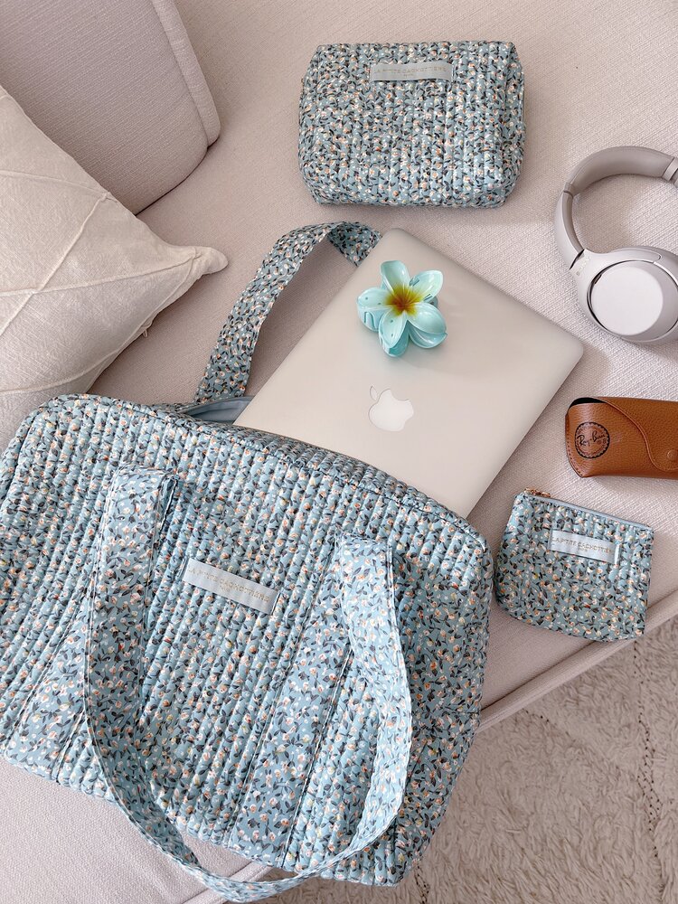 Acacia Flower Travel Bag / Sky Blue