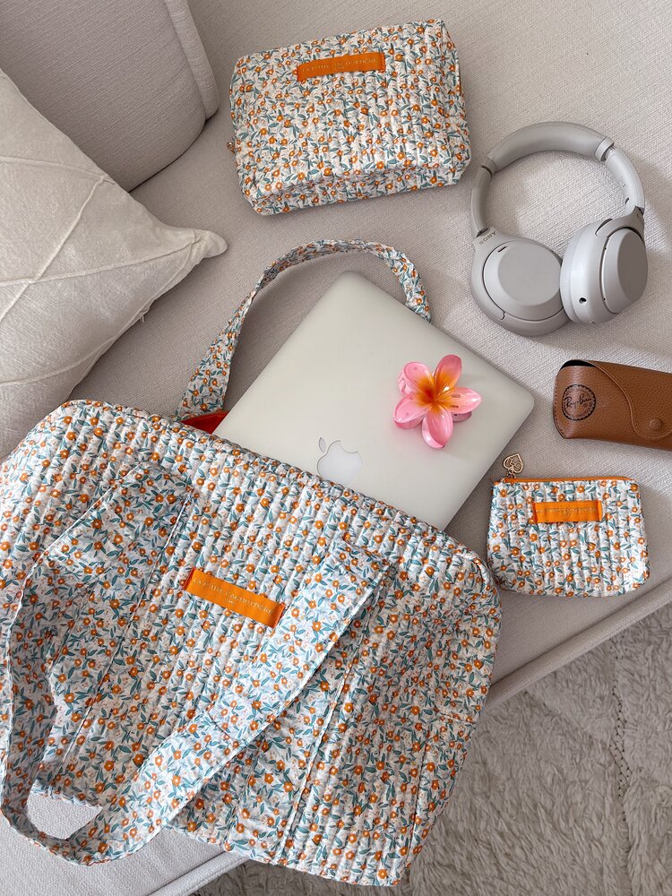 Acacia Flower Travel Bag / Orange