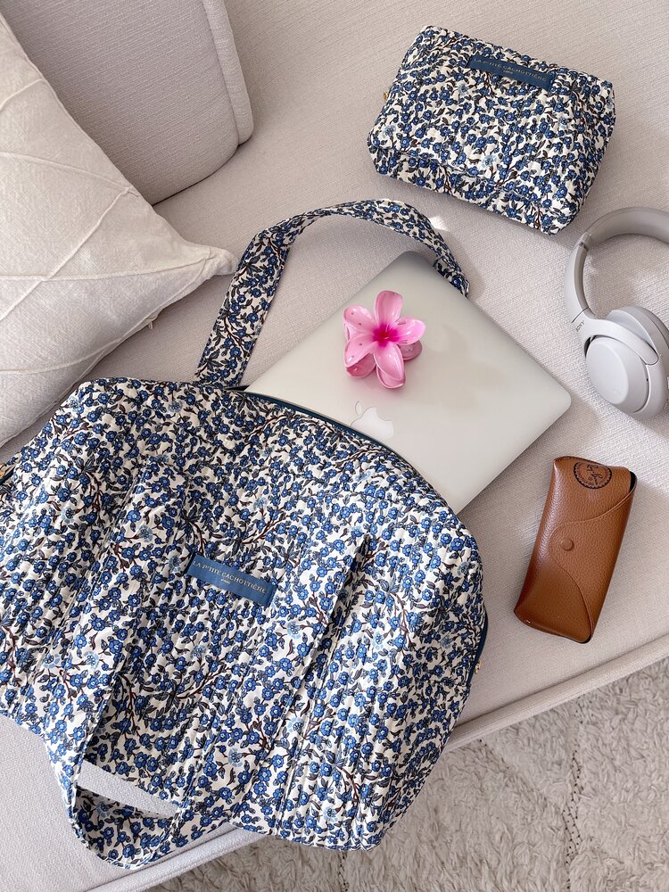 Acacia Flower Travel Bag / Cream & Navy