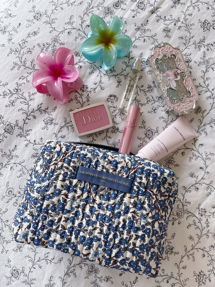 Marly Flower Toiletry Bag / Cream & Navy (Medium)