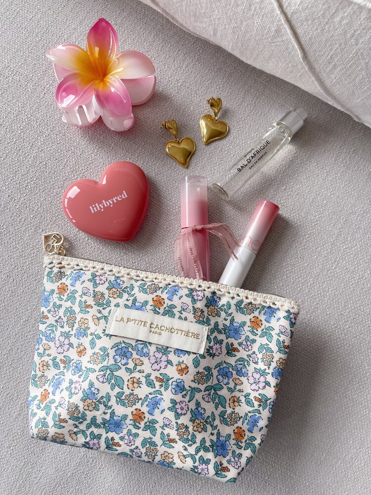 Becca Flower Pouch / Green & Blue