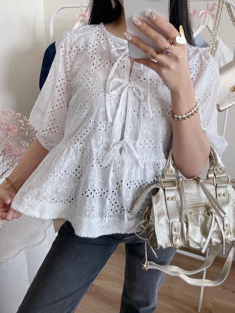 Ronja Embroidered Bow Top / White