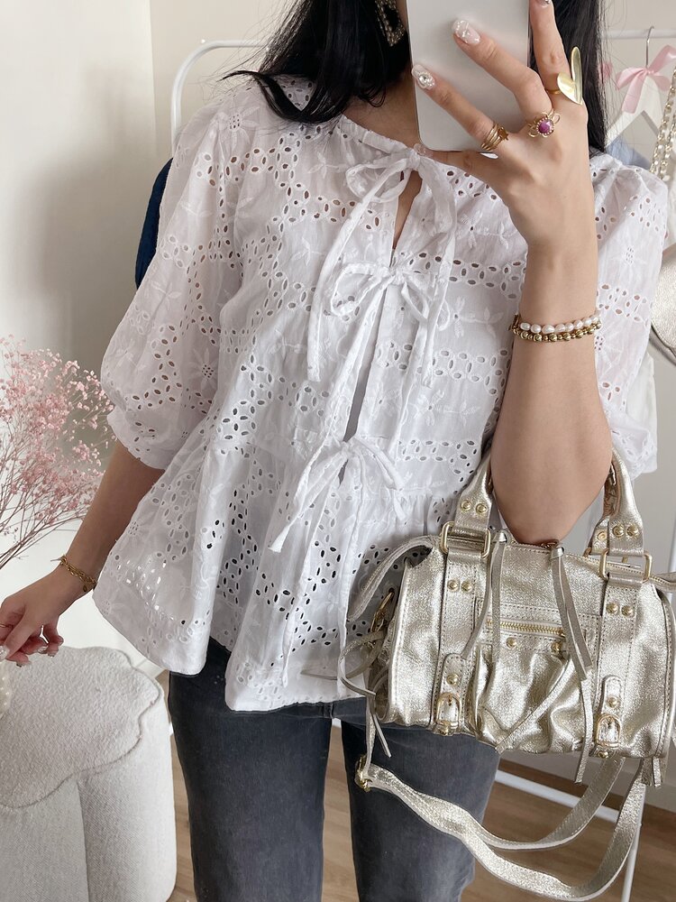 Ronja Embroidered Bow Top / White