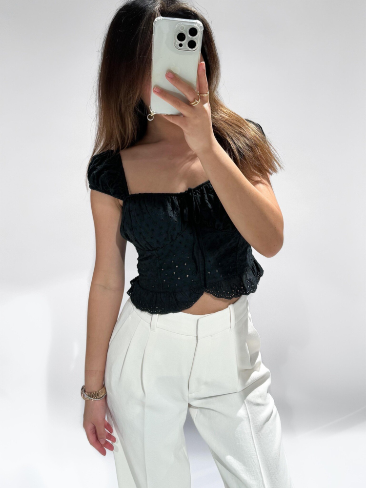 Suki Embroidered Top / Black