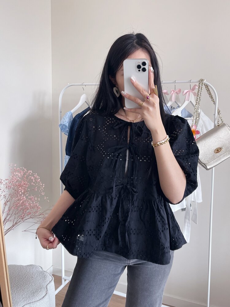 Ronja Embroidered Bow Top / Black