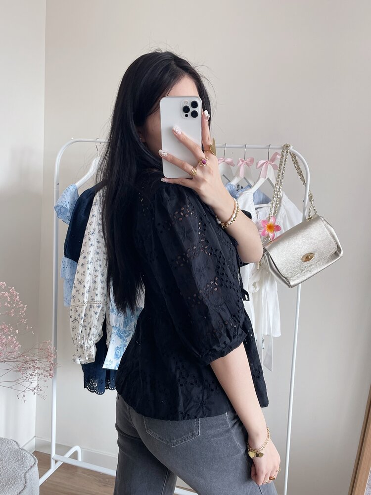 Ronja Embroidered Bow Top / Black