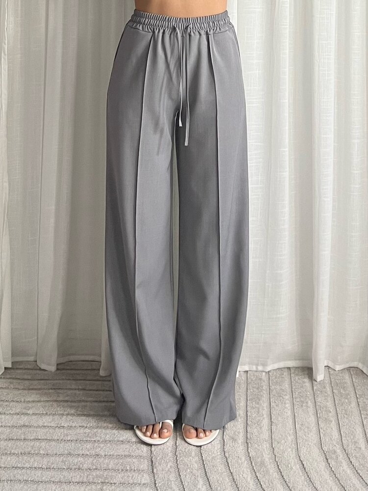 Lana Flowy Loose Fit Trousers / Grey