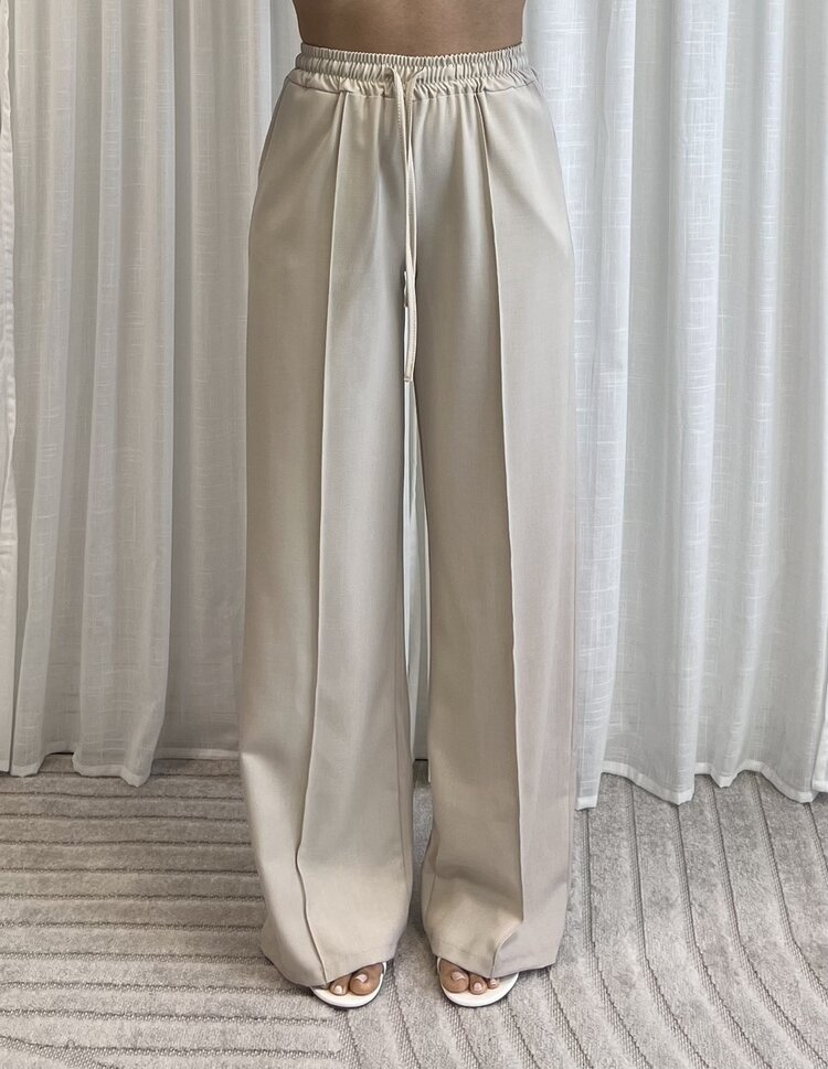 Lana Flowy Loose Fit Trousers / Beige
