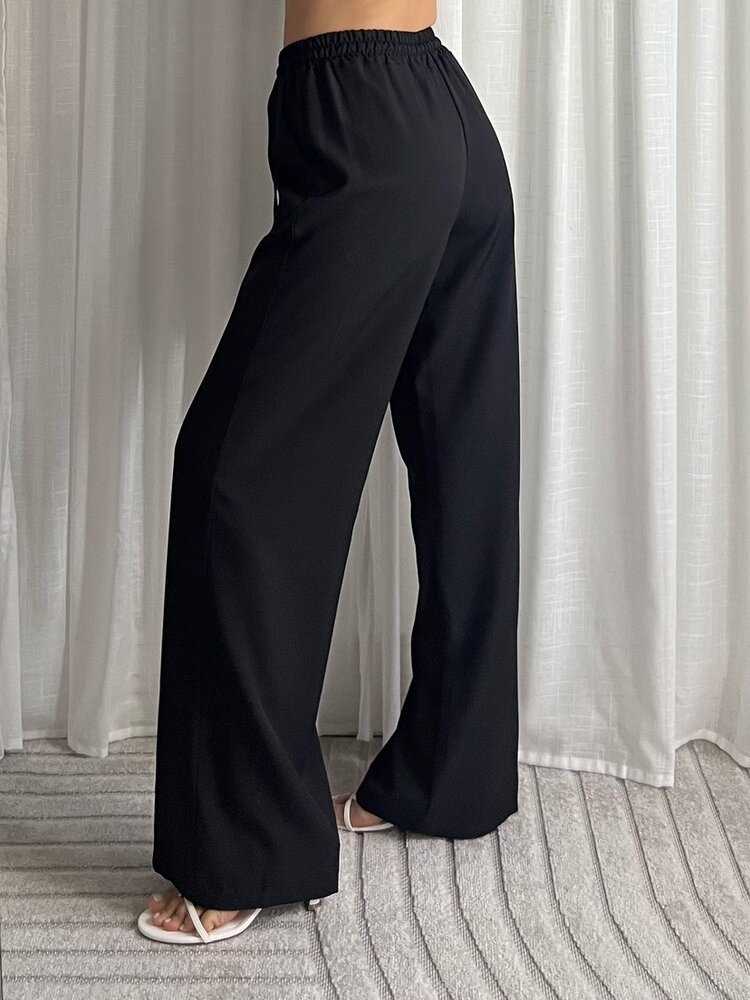Lana Flowy Loose Fit Trousers / Black