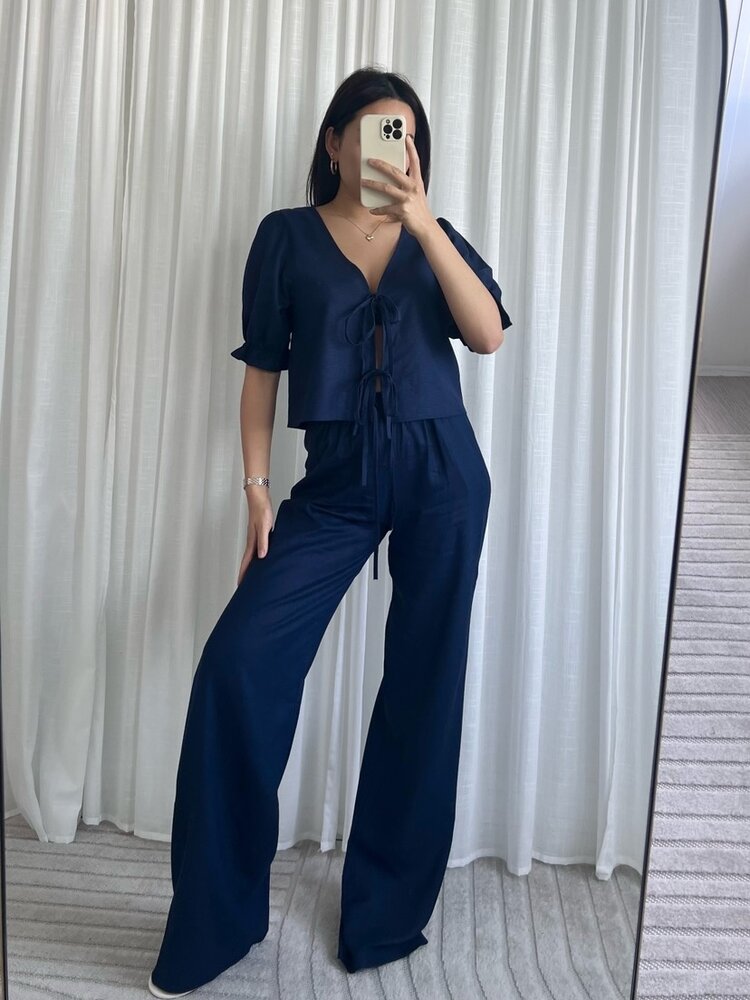 Joa Linen Bow Top / Navy Blue