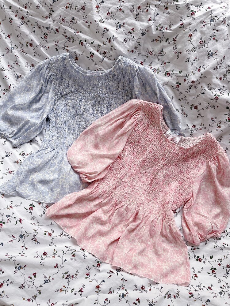 Cherie Smock Top / Floral Blue