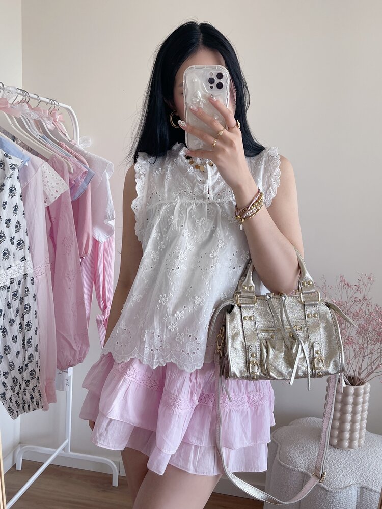 Jazzy Embroidered Top / White