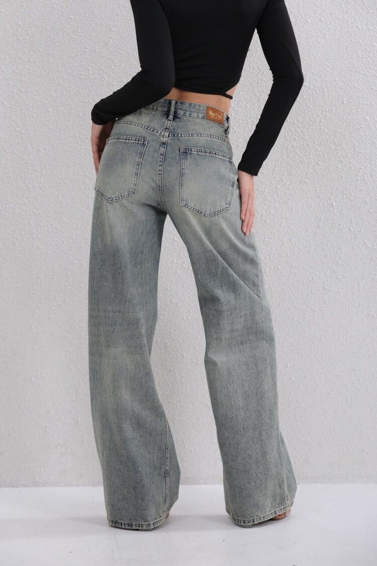 Aina Wide Leg Jeans / Washed Blue