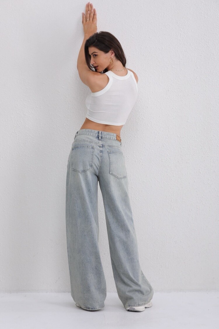 Ruth Wide Leg Jeans / Light Blue