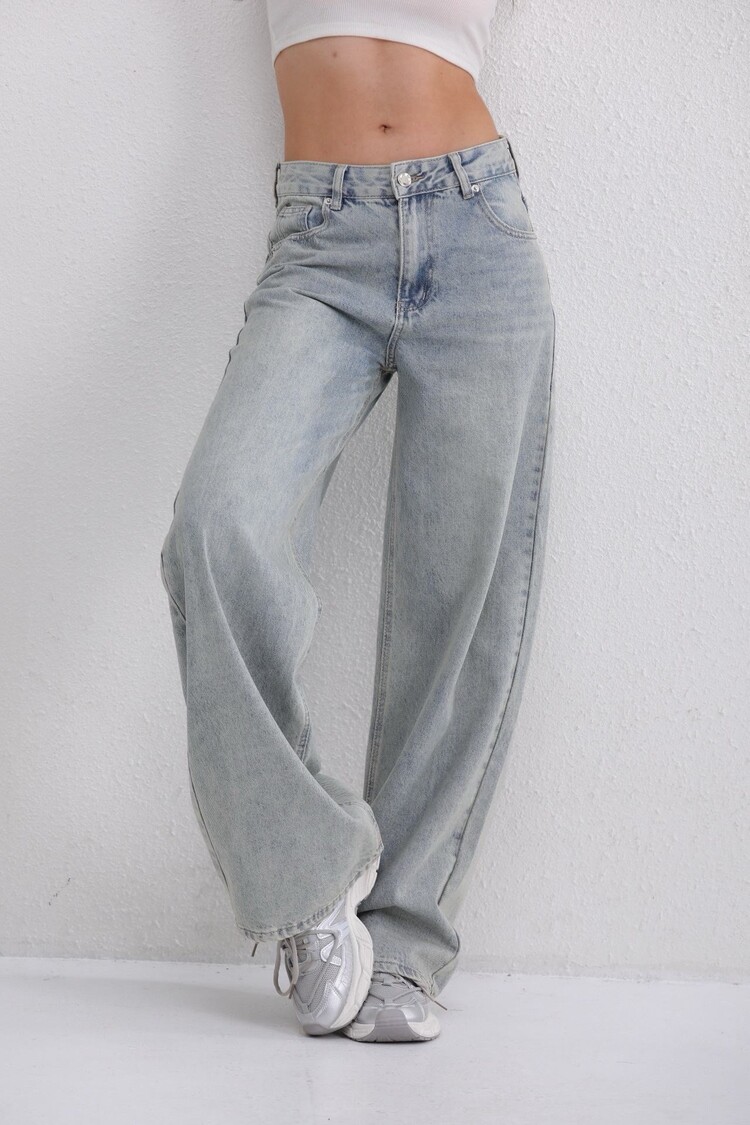 Ruth Wide Leg Jeans / Light Blue
