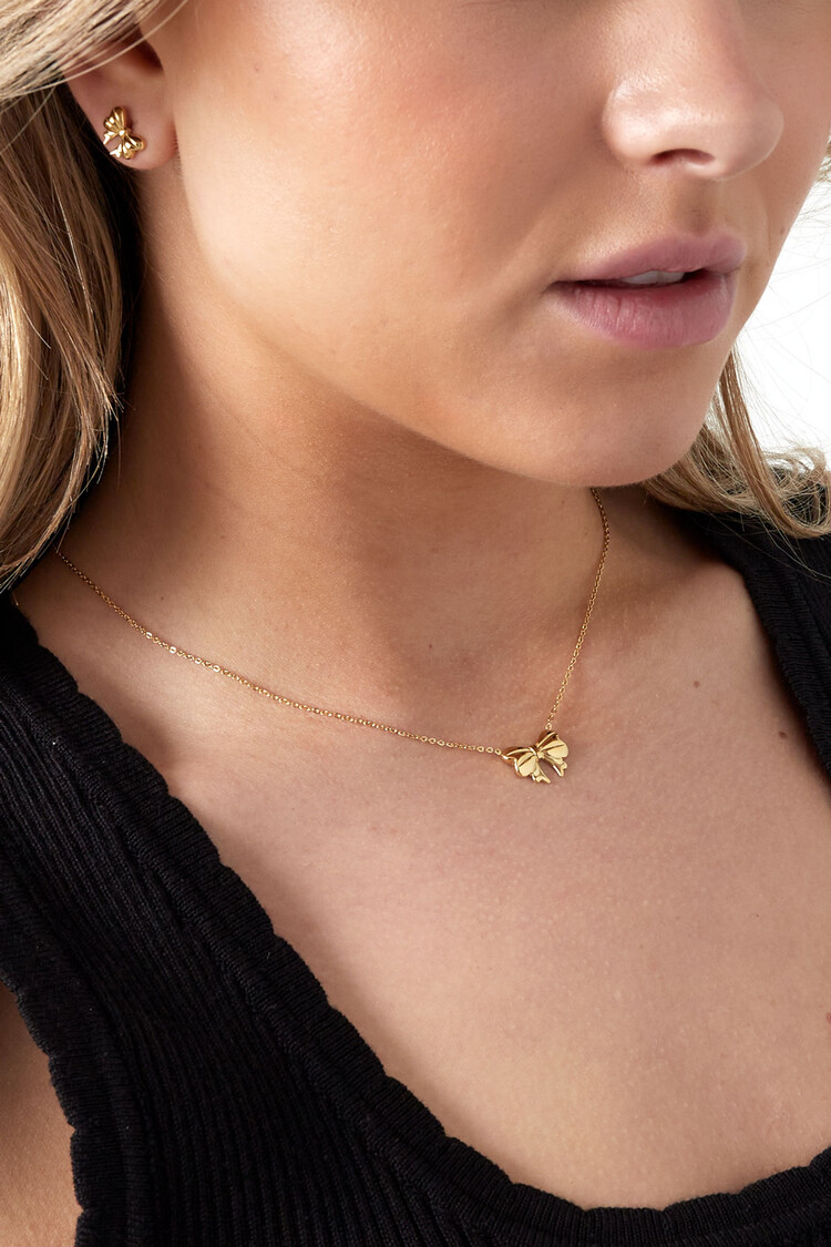 Gold Dainty Bow Necklace