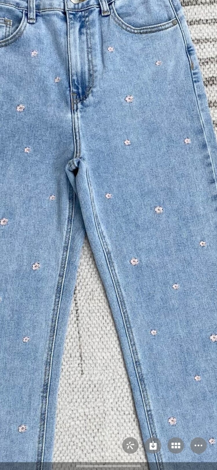 Blossom Embroidered Flower Jeans / Pink