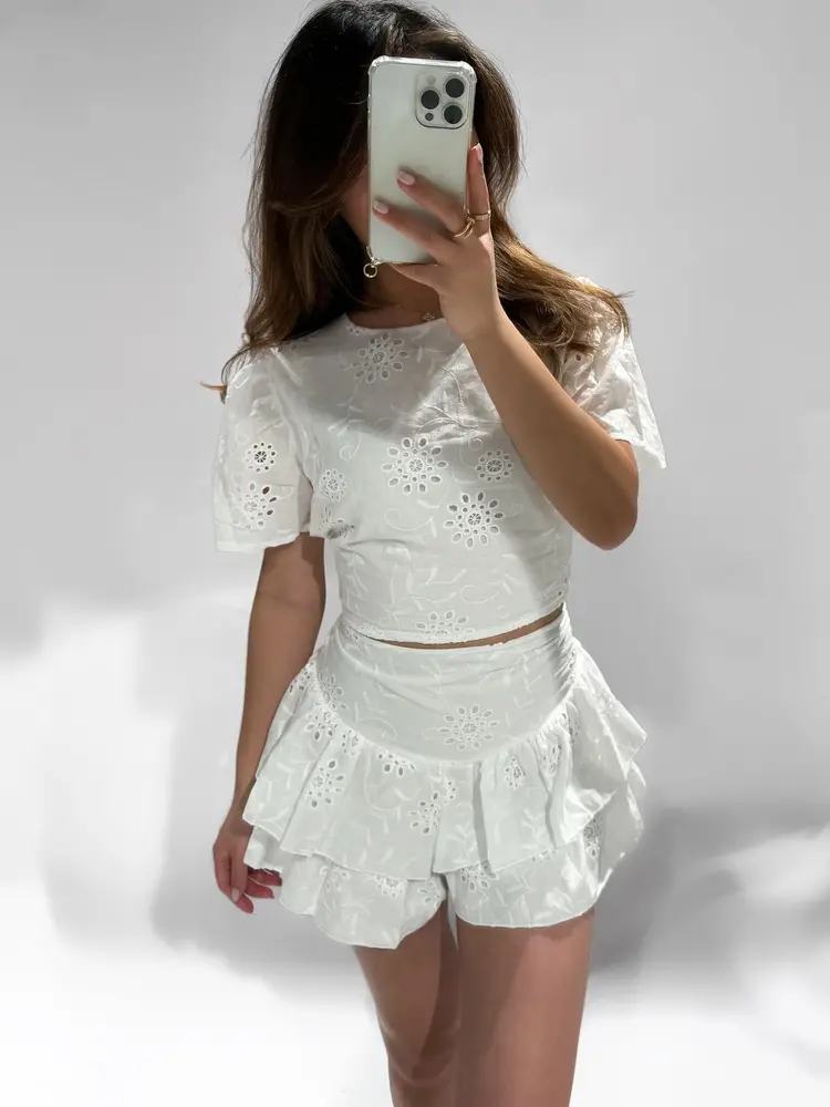 Mikki Embroidered Top / White