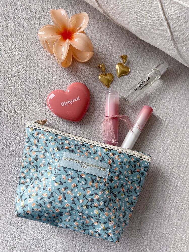 Becca Flower Pouch / Sky Blue