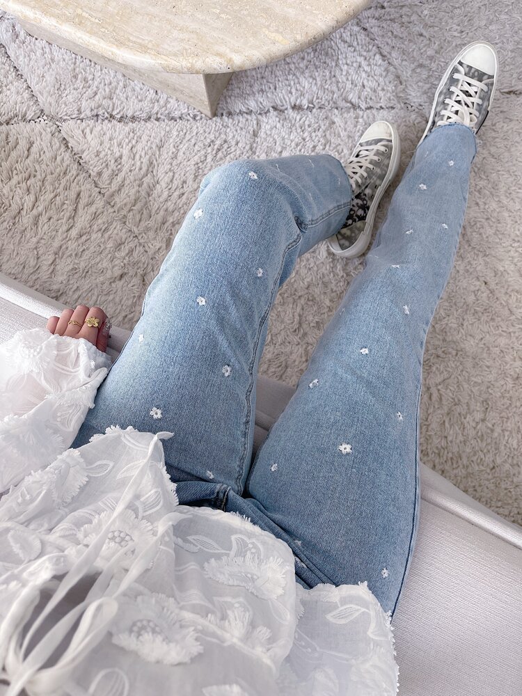 Blossom Embroidered Flower Jeans / White