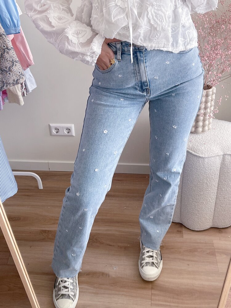 Blossom Embroidered Flower Jeans / White