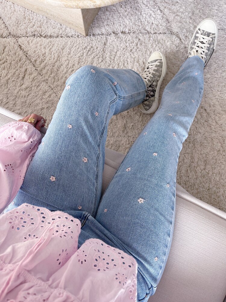 Blossom Embroidered Flower Jeans / Pink