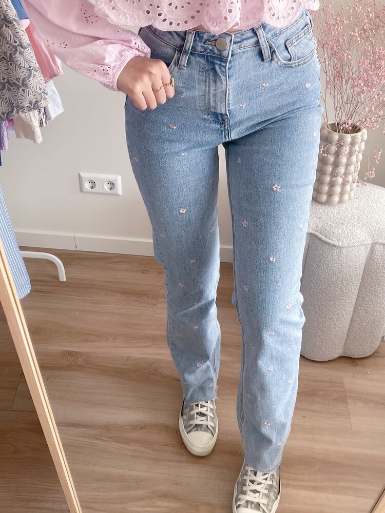 Blossom Embroidered Flower Jeans / Pink