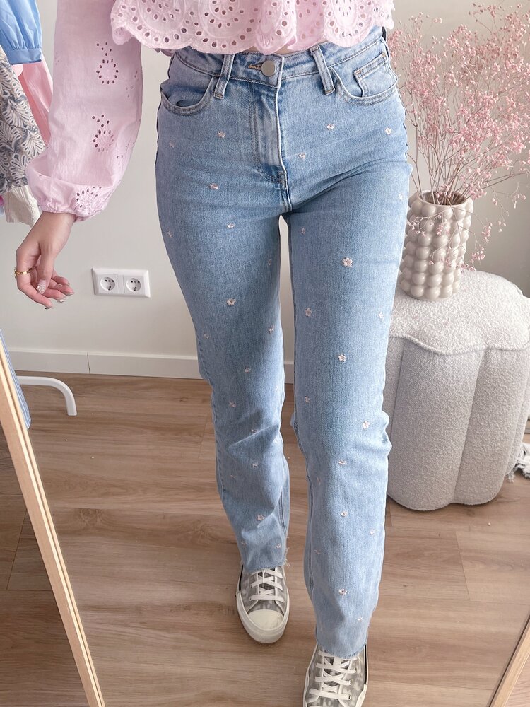 Blossom Embroidered Flower Jeans / Pink