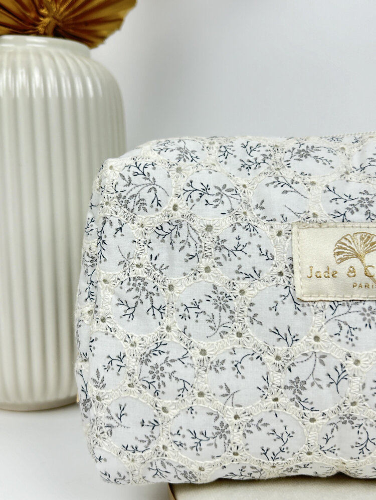 Claire Embroidered Pouch / Floral White