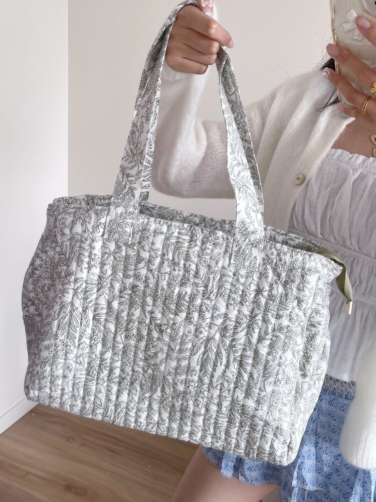 Marbella Flower Travel Bag / Green & White