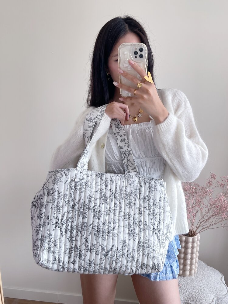 Marbella Flower Travel Bag / White