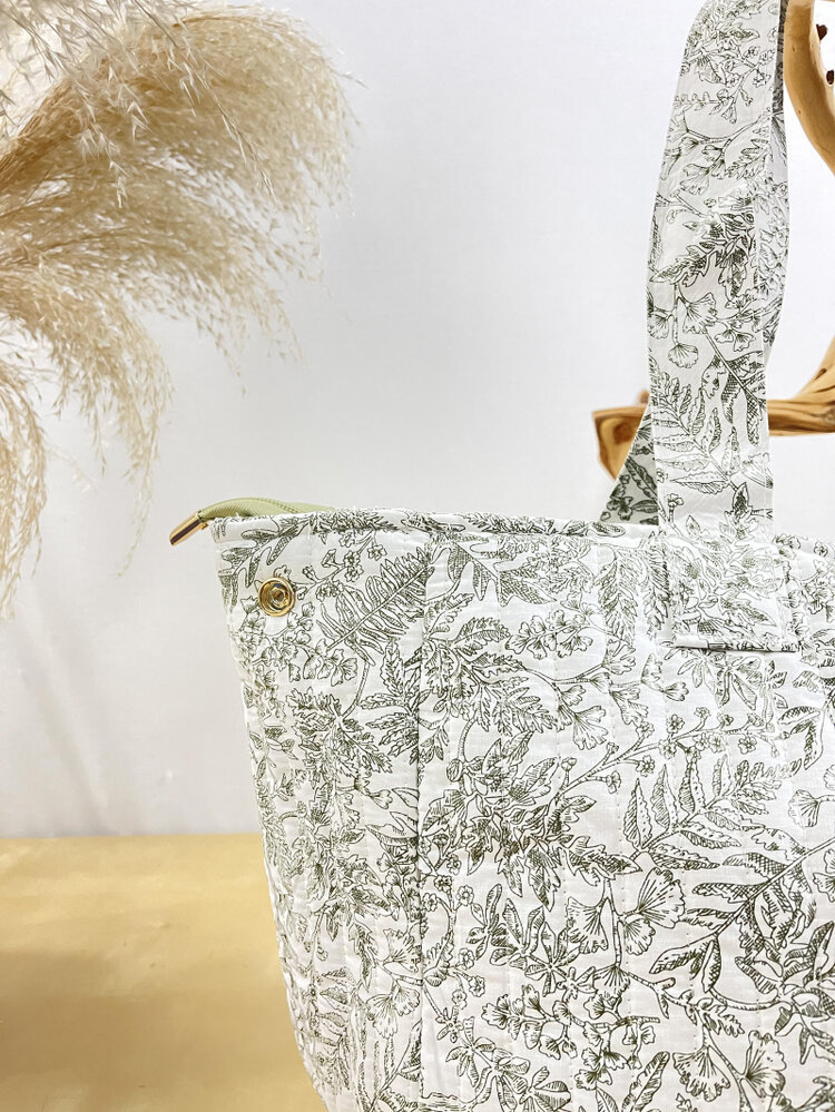 Marbella Flower Travel Bag / Green & White