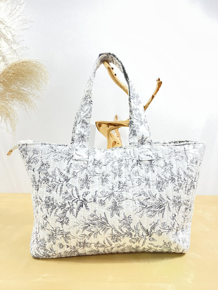 Marbella Flower Travel Bag / White