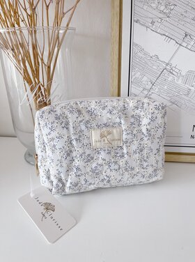 Claire Embroidered Pouch / Floral White