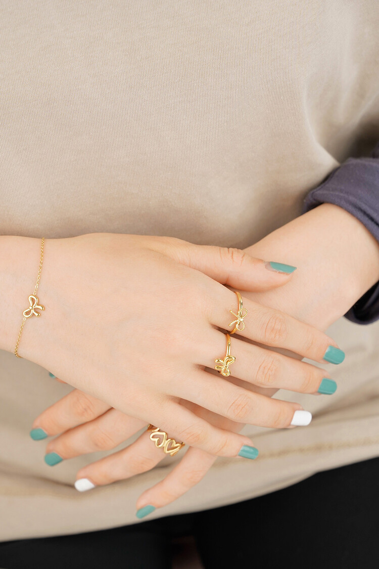 Gold Simple Bow Ring