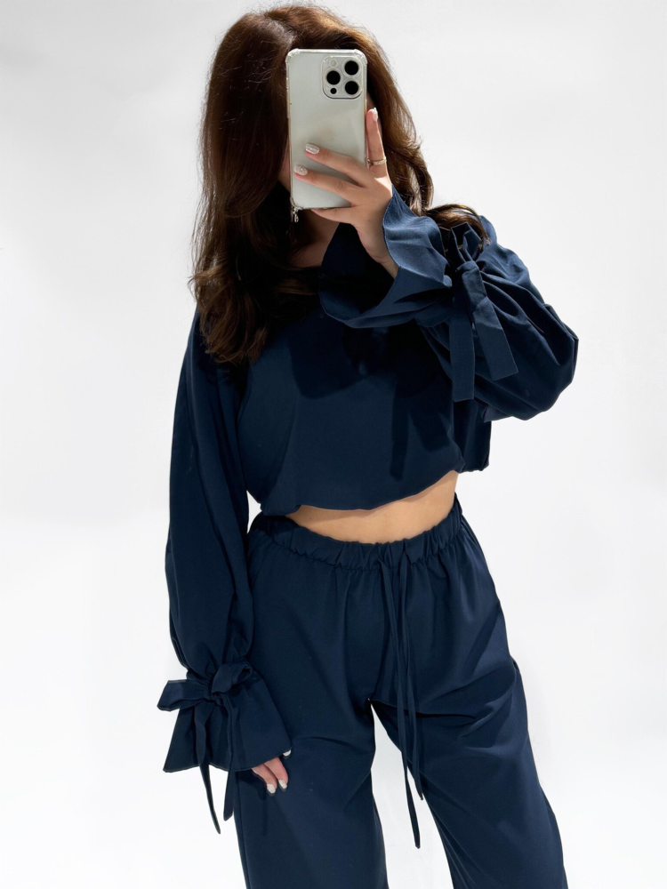 Jojo Bow Sleeve Top / Navy Blue