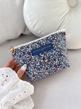 Becca Flower Pouch / Denim Blue